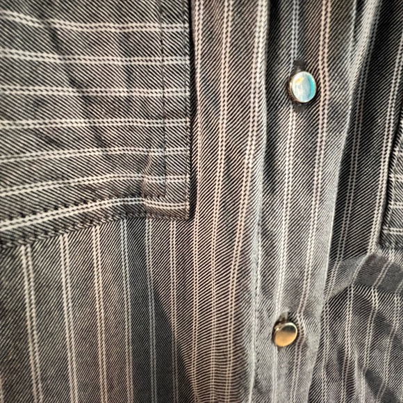 Dynamite Striped Button-down Blouse - Picture 4 of 4